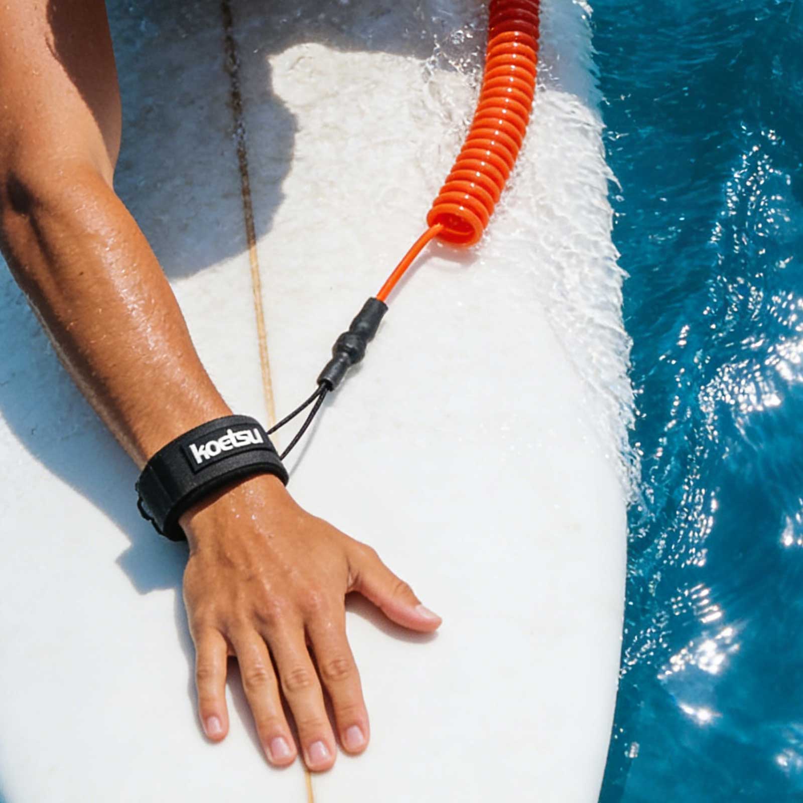 Skrętna smycz do bodyboardingu – Stand Up Paddle Leash recenzja i cena